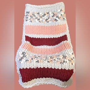 Hand knitted Colorblock Burgundy Rose Chenille Throw